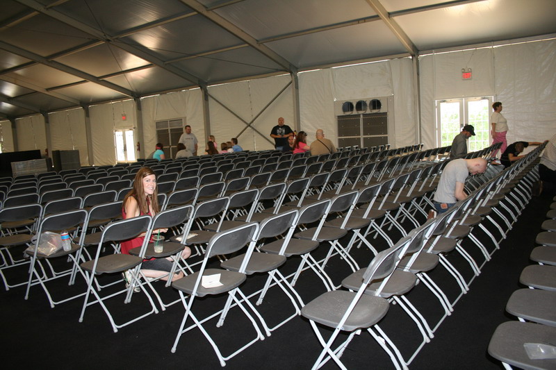 Florida-Revival-0101 - Thankfully the tent is airconditioned!